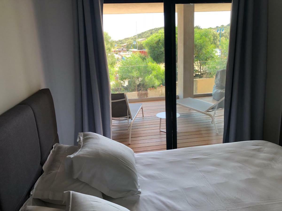 Residence Capriona Porto Pollo Ngoại thất bức ảnh